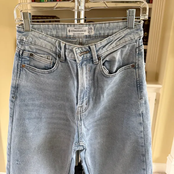 Stradivarius Mom Slim Fit Jeans - Image 2