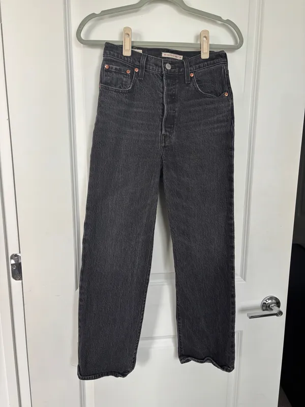 Levi’s Ribcage Straight Ankle Jeans - Image 2
