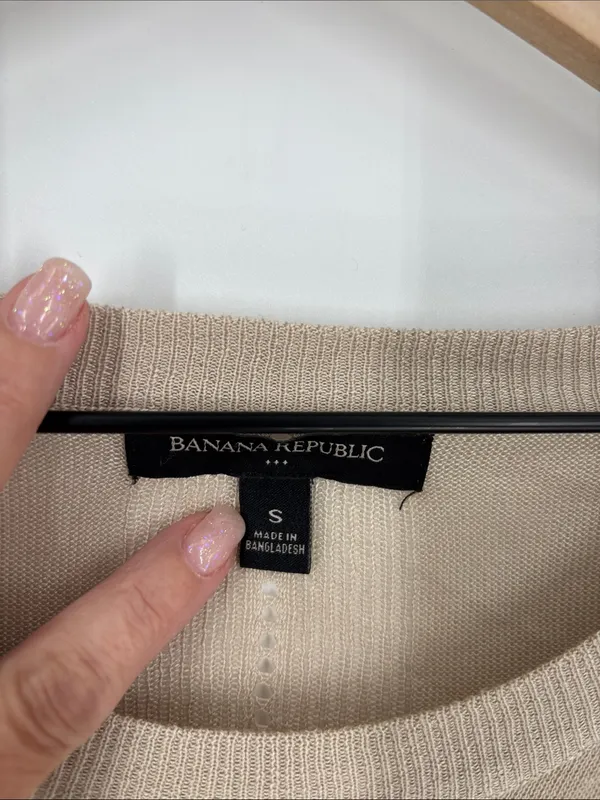 Banana republic small long sleeve lightweight sheer sweater - Image 2