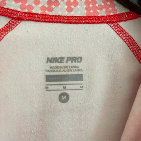 Nike pro dry fit pull over SZ M - Image 5
