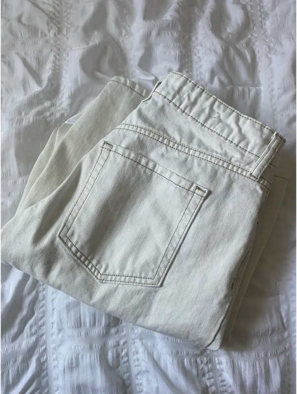 Low Rise Baggy Jeans - Image 3