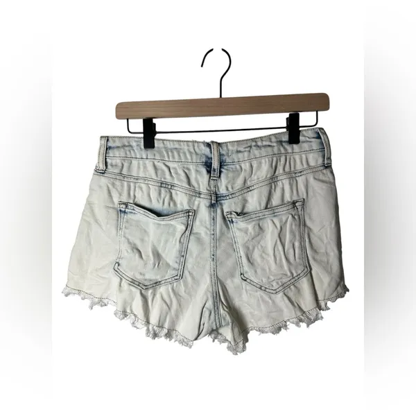 Altar’d State Women’s Button Fly Frayed Hem‎ Denim Shorts Size 26/3 Acid Wash - Image 4