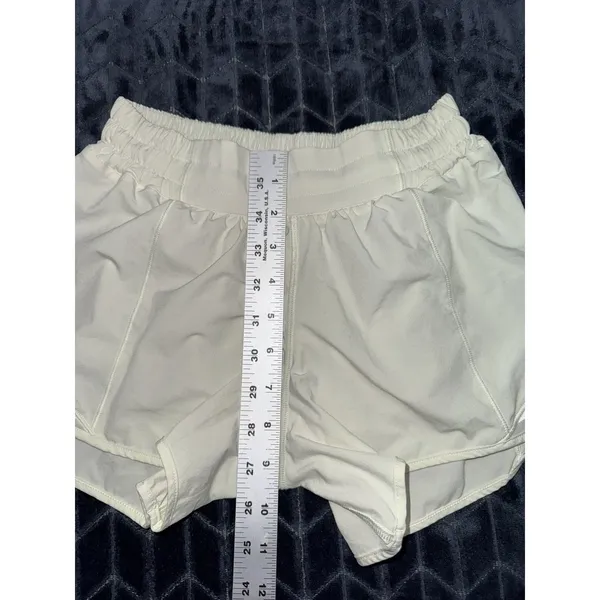 Lululemon Women Hotty Hot Low Rise UnLined Short Light Green Sz 4 - Image 6