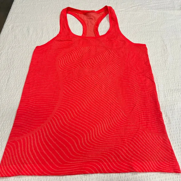Lululemon red seawheeze 2020 swiftly tech tank size 10 women - Image 3