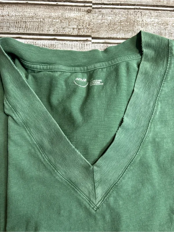 Aerie Oversized Women's Green V-Neck Cozy Tshirt size small - Image 5