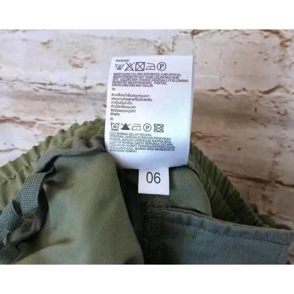 Uniqlo Womens Pleated Front Elastic Waist Short High Rise Green Rayon Blend Sz M - Image 7