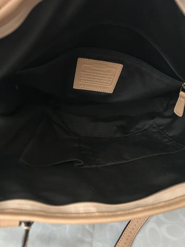 Coach Black Patent Leather w/ Tan Leather Trim Tote Shoulder Bag Purse ♥️♥️ - Image 9