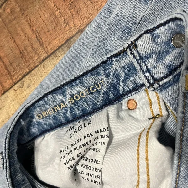 American Eagle Women's Light Wash Denim Original Bootcut Jeans Sz 28x30 Western - Image 3