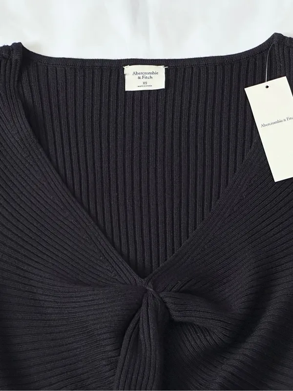 NWT Abercrombie & Fitch Twist-Front Sweater Top – Black – XS - Image 5