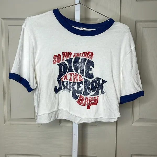 Alternative Soft Cropped Graphic Tee Size M - Image 2