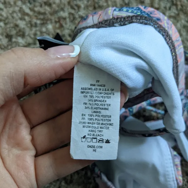 {Onzie} Brand New Chic Sports Bra - Image 6