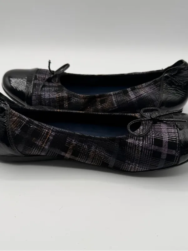 Sabrinas Plaid Ballet Flats Womens EU 38 Patent Cap Toe Bow Made Spain - Image 5