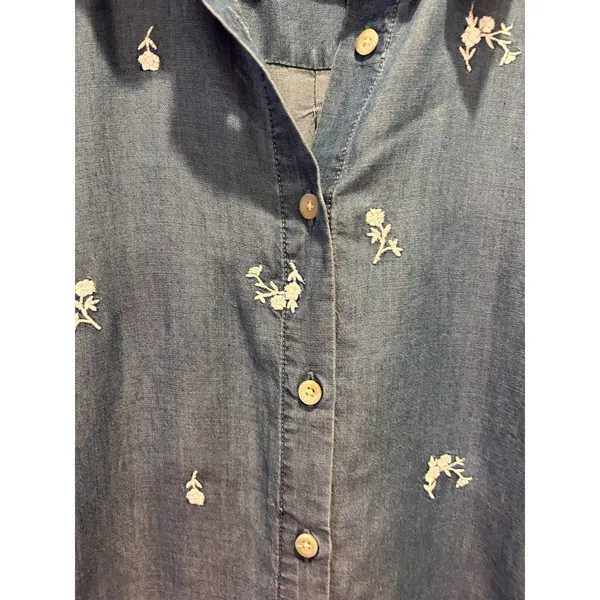 LC Lauren Conrad Blue Floral Embroidered Lyocell Denim Tie Front Shirt‎ Large - Image 2