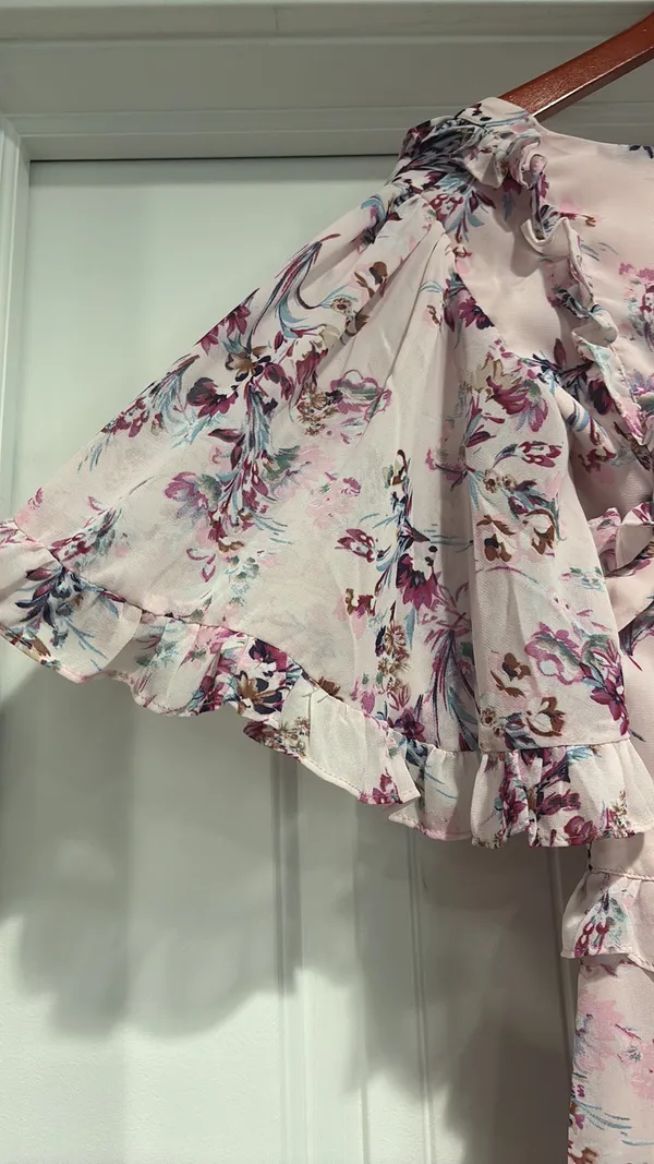 Selfie Leslie Belle Cut-Out Detail Frill Accent Dress Floral Print - Image 13