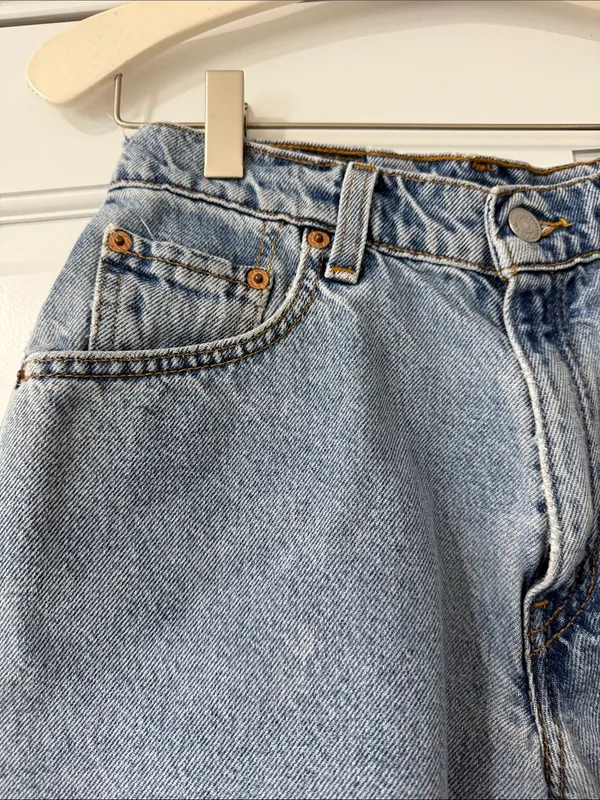 Levi’s Vintage High-Rise Light Wash Denim Cutoff Shorts Size 5 - Image 2