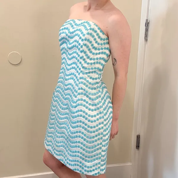 Lilly Pulitzer Leavens Top Notch Strapless Dress‎ Blue White Floral Embroidery 4 - Image 3