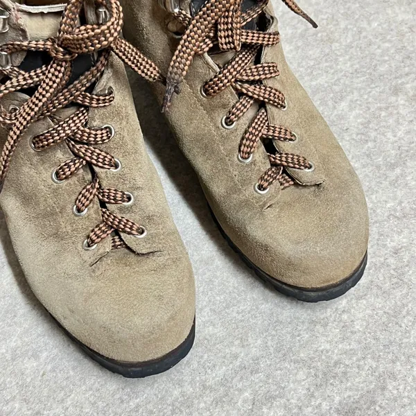 Vintage Vasque Tan Suede Hiking Boots Vibram Sole Made in Italy 7504 Women 8.5 M - Image 5