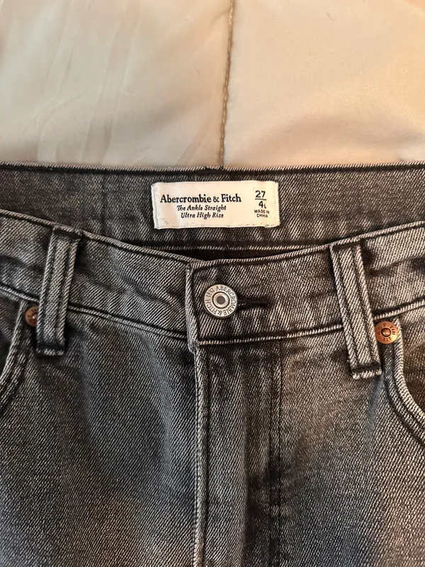 Black Abercrombie and Fitch ultra high rise ankle straight jean - Image 3