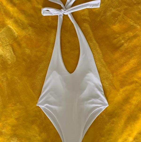 Pretty Little Thing White Halter Bodysuit deep v - Image 4