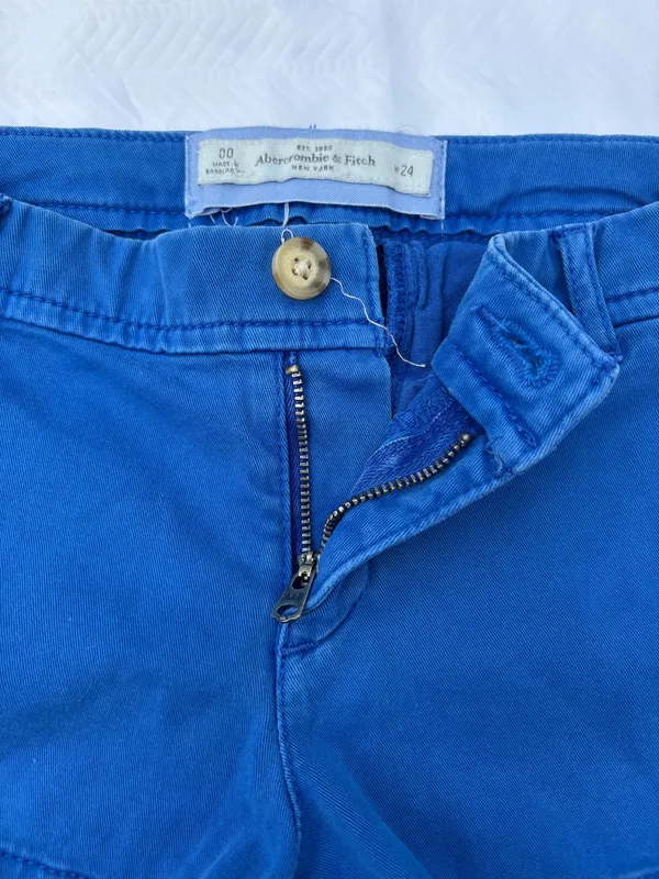 Abercrombie Low-Rise Shorts - Image 2