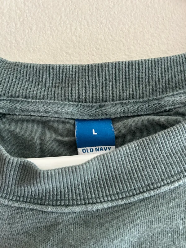 Old Navy Crewneck - Image 3