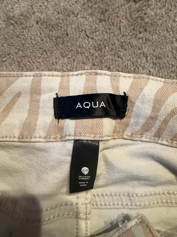 AQUA Zebra Print Jeans – Size 26 - Image 3