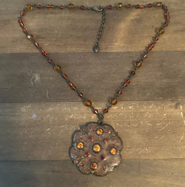 Bronze tone amber glass bead floral pendant necklace - Image 2