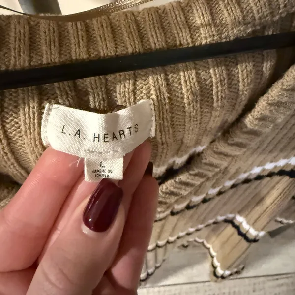 LA Hearts Cropped V Neck Sweater - Image 3