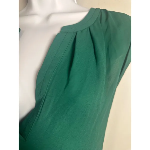 J.Crew‎ Emerald Green Sleeveless Popover Pleated V-Neck Blouse Top Size 8 - Image 2