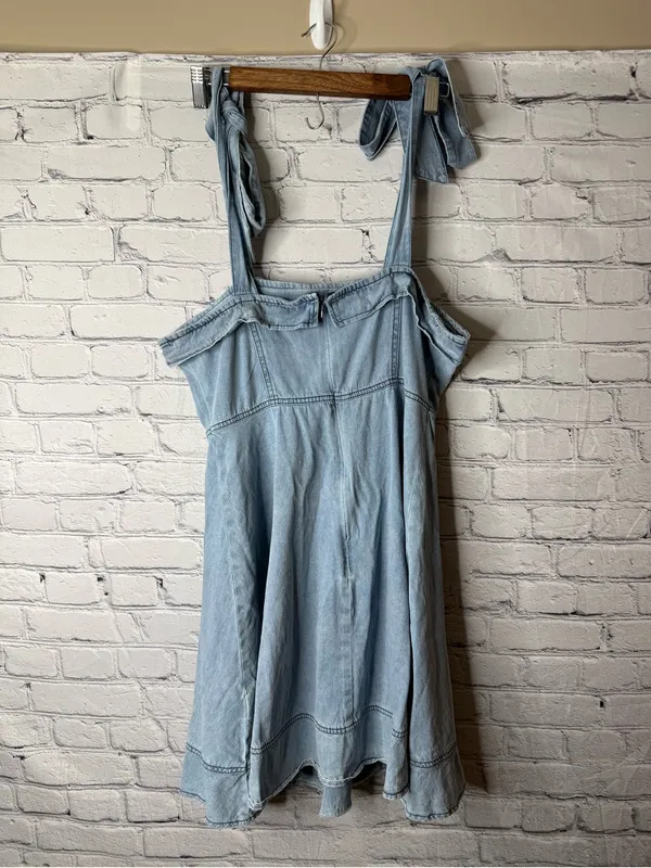 Unbranded Light Blue Denim Tie-Shoulder Dress size large - Image 10