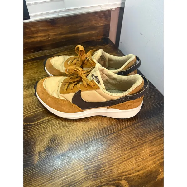Nike gold sneakers size 7.5? - Image 2