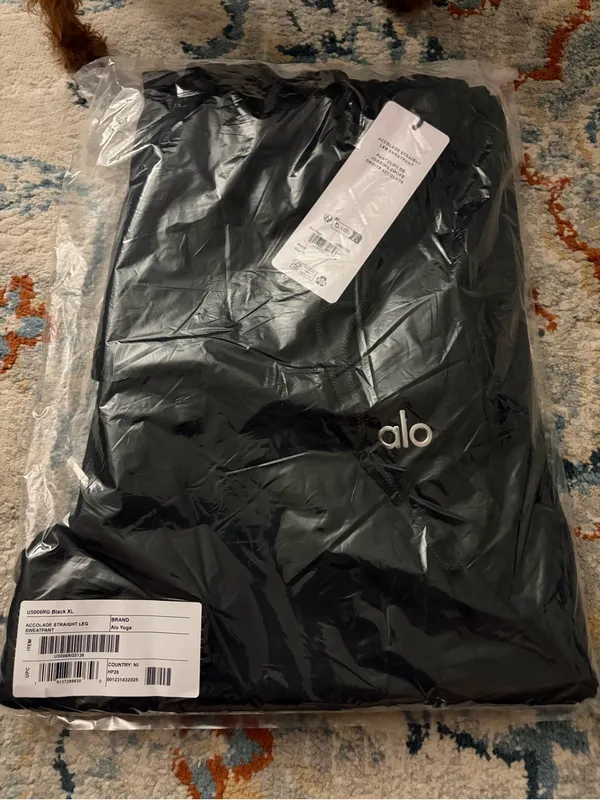 NWT Alo Yoga Accolade Hoodie & Sweatpants Matching Set Black - Image 6