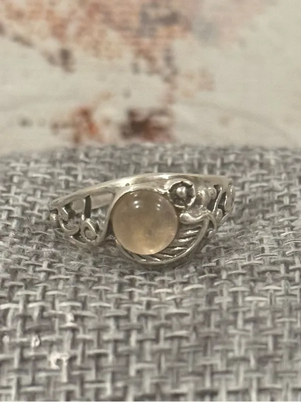 Vintage Southwestern Sterling Silver Moonstone Ornate Feather Ring - Image 3