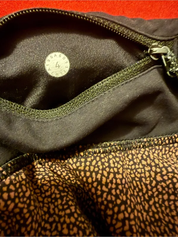 lululemon athletica Black Waistband Brown Speckled Running Shorts - Image 5