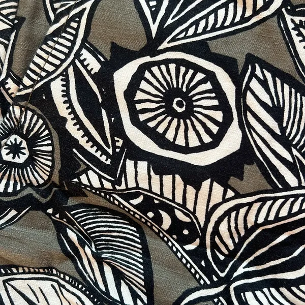 LOFT High Waist Black and White Abstract Shorts - Image 4