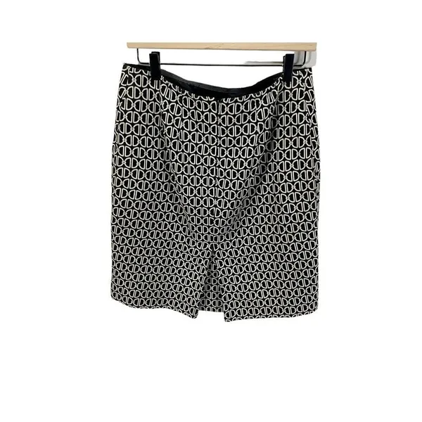 White House Black Market‎ Womens Straight Skirt Geometric Mini Back Slit USA 8 - Image 2