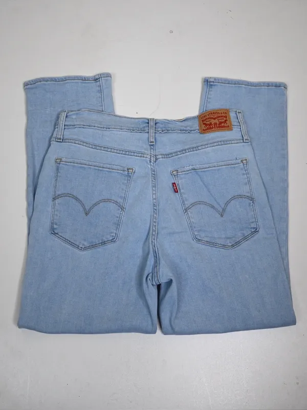 Levi's Women's 724 High Rise Straight Crop Jean Size 29 - Image 5