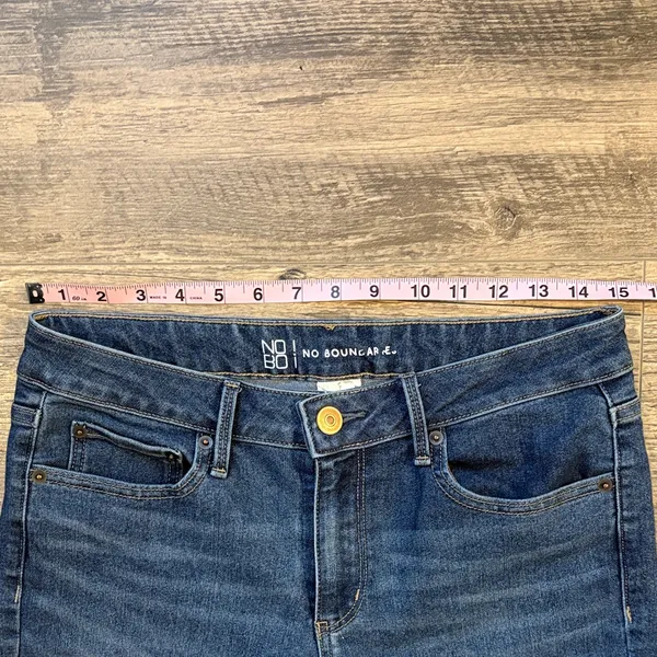 Women's Boot Cut/Flare Jeans — Medium Wash Blue Size 8 - Image 6