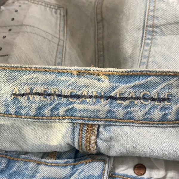 New American Eagle 90s boyfriend acid wash fringe hem denim shorts size 6 - Image 10