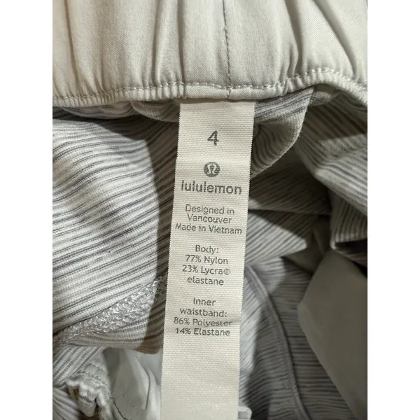 Lululemon On The Fly‎ Shorts Womens 4 Gray High Waist Pockets 3" Pull On Gym - Image 5