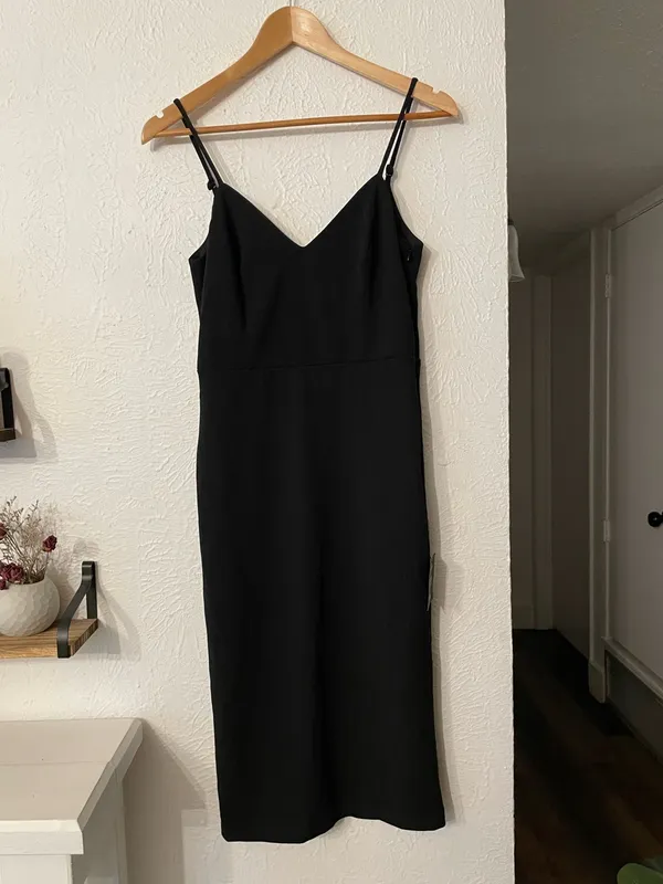 NWT Lulus You're a Gift Black Bow Back Bodycon Midi Dress Spaghetti-Strap Medium - Image 4