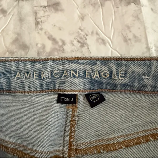American Eagle Light Wash Strigid Jeans - Image 6