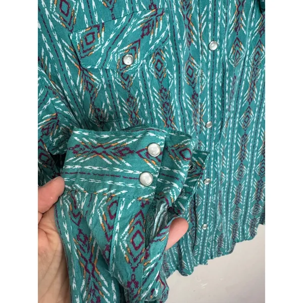Wrangler Women's Button Up Long Sleeve‎ Shirt Geometric Teal Pearl Snaps Sz S - Image 4
