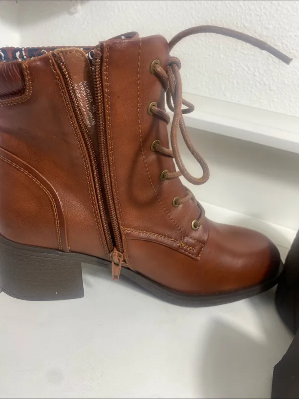 BareTraps Cognac Lace-Up Ankle Boot Size 9.5 - Image 8