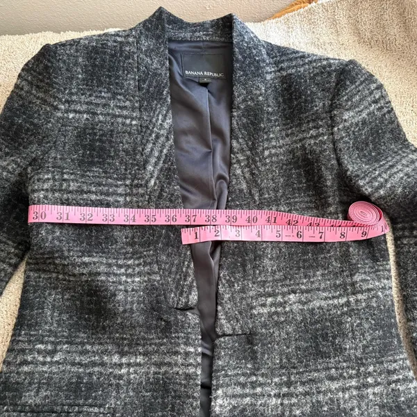 Banana Republic Women’s Charcoal Plaid Blazer - Image 6
