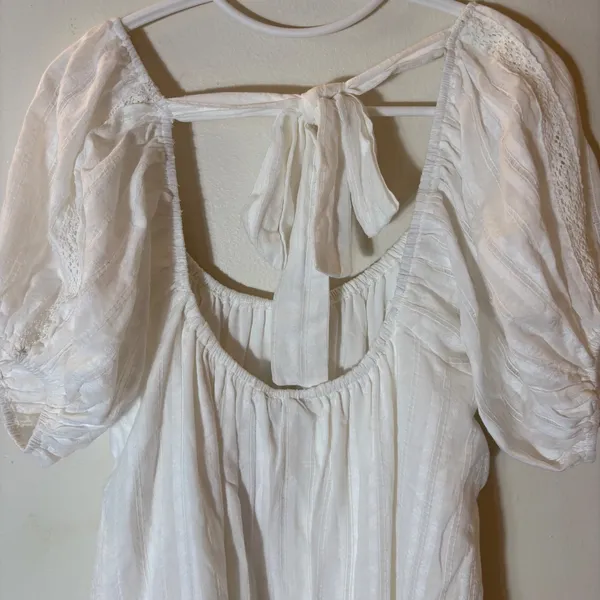 Davi & Dani White Kimmy Dress Puff Sleeve Tiered Back Tie NWT‎ Medium - Image 6