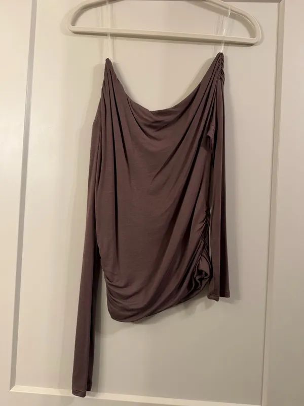 Vestique Brown Off the Shoulder Top - Image 2