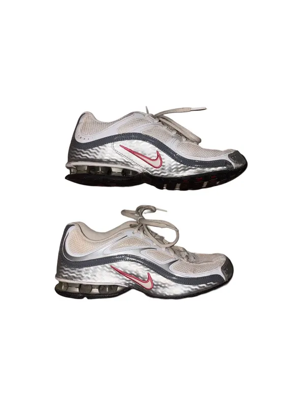 Nike Reax Women’s Run 5 Size 8 Sneakers - Image 2