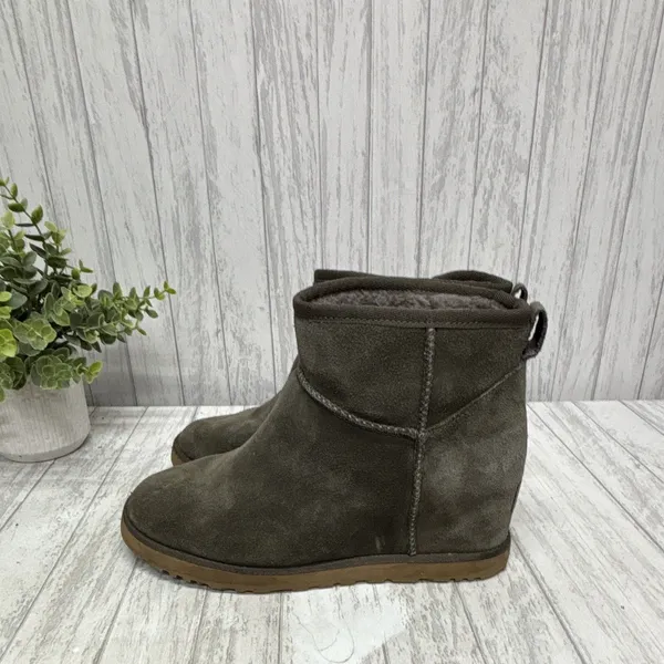 Womens Size 8 UGG Australia Classic Mini Gray Suede Shearling Lined Bootie - Image 3