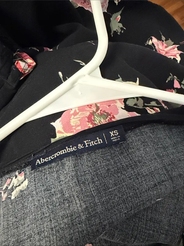 Abercrombie & Fitch Black V-Neck Blouse with Pink Floral Print - Image 3
